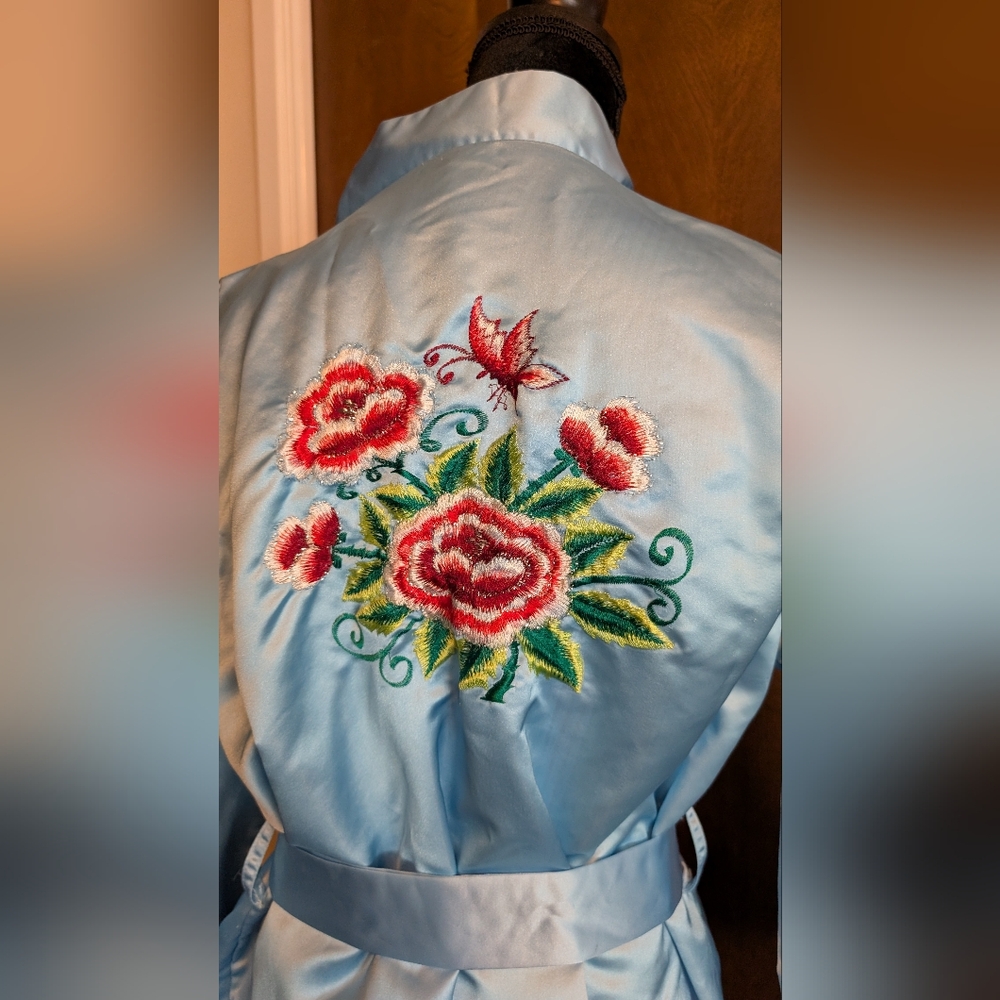 VINTAGE 90s Blue Embroidered Robe Medium - Picture 4 of 8